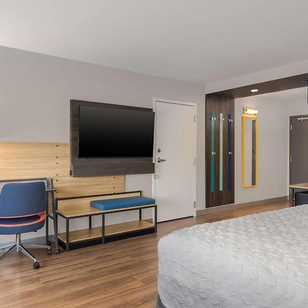 Tru By Hilton Oshkosh Hotell Eksteriør bilde