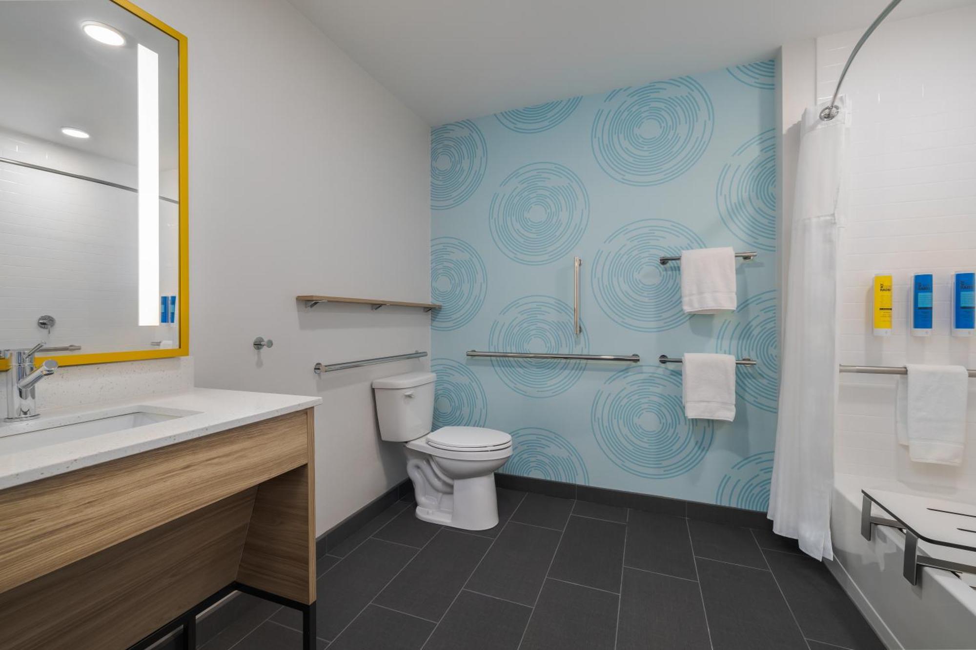 Tru By Hilton Oshkosh Hotell Eksteriør bilde