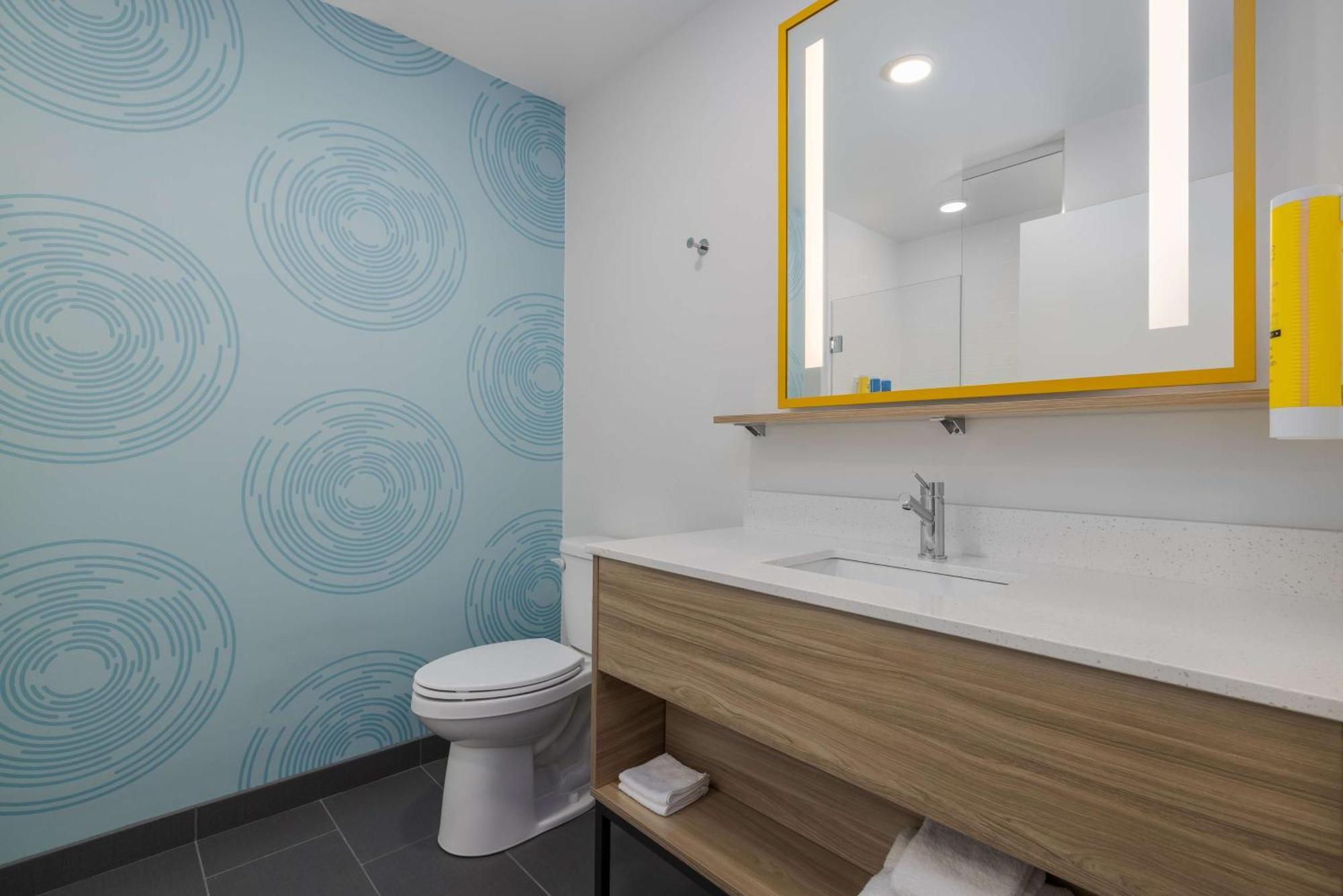 Tru By Hilton Oshkosh Hotell Eksteriør bilde