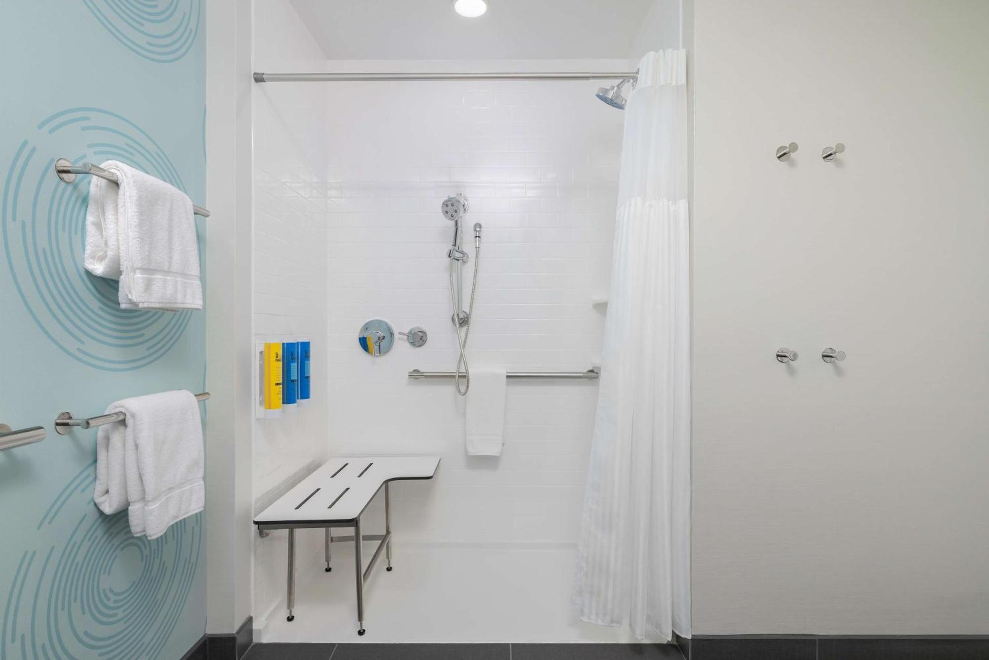 Tru By Hilton Oshkosh Hotell Eksteriør bilde