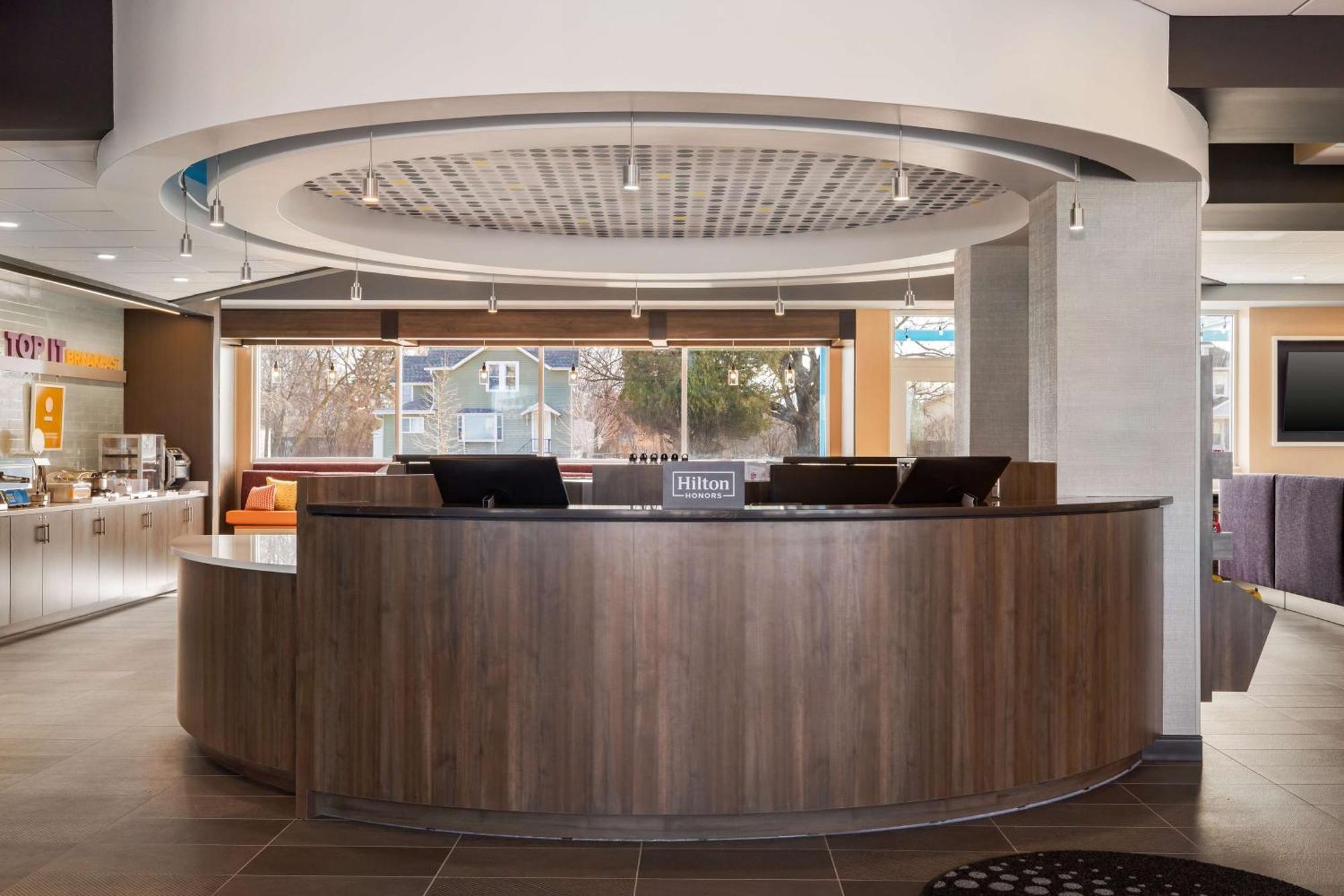 Tru By Hilton Oshkosh Hotell Eksteriør bilde